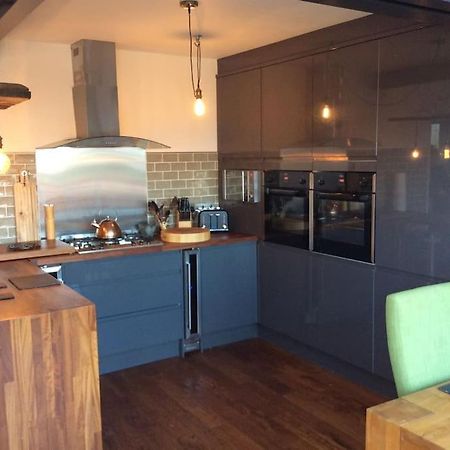 Lovely Semi-Beach 2X Pubs -5 Min Walk-Pets Welcome-Parking-Garden Scalby  Exterior photo